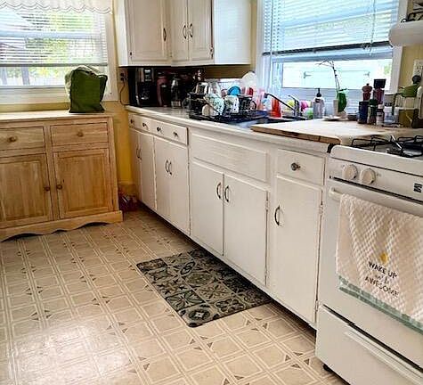 4th image of 406 Drew Avenue
