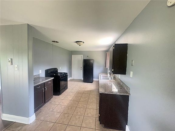 5th image of 6100 Berkley Dr