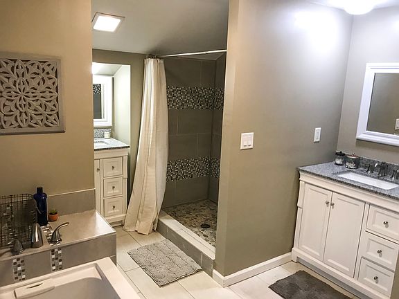 3rd image of 3711 Elmhurst Ave