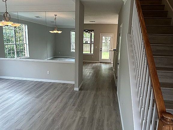 5th image of 10701 Pinkney Ln