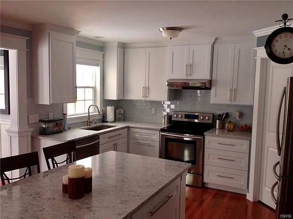 5th image of 11 Naylor Cir