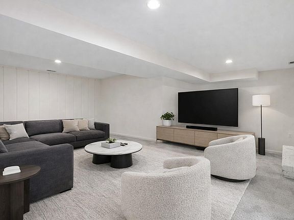 4th image of 620 Sugarberry Rd