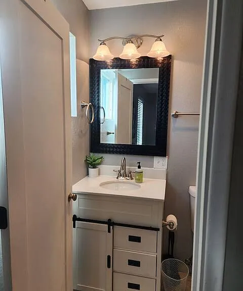 1214 W Highland Ave — Photo 21