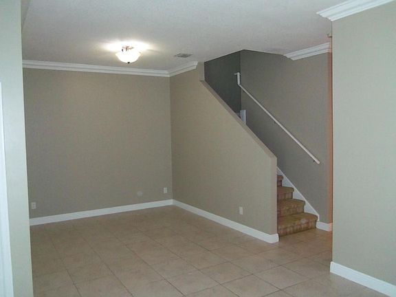 4th image of 3178 Fairway Cir #9