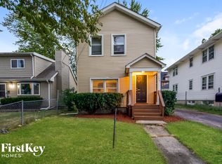 709 Porter St, Waukegan, IL 60085