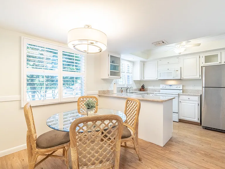 3200 Binnacle Dr #H1 — Photo 8