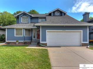 16352 Riggs St, Omaha, NE 68135