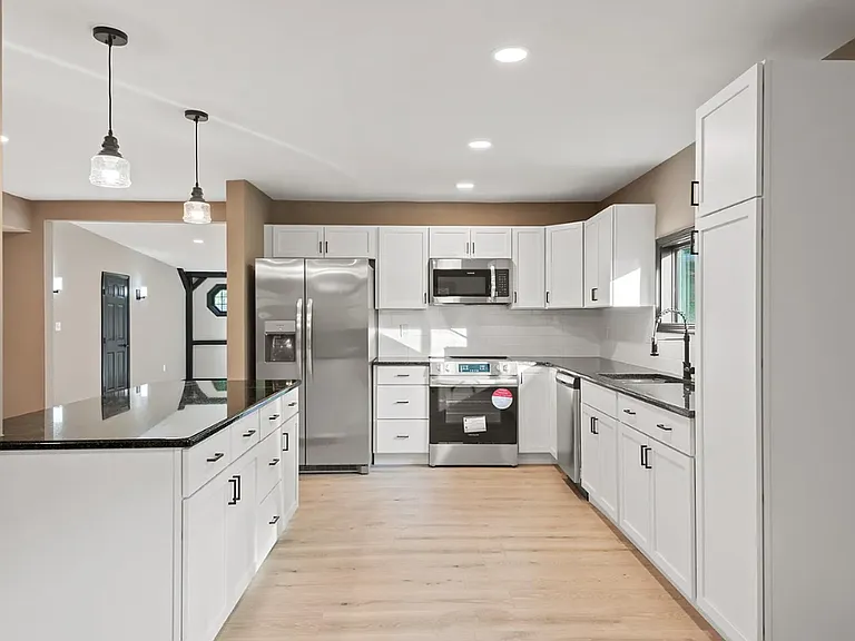 2175 Gale Dr — Photo 1