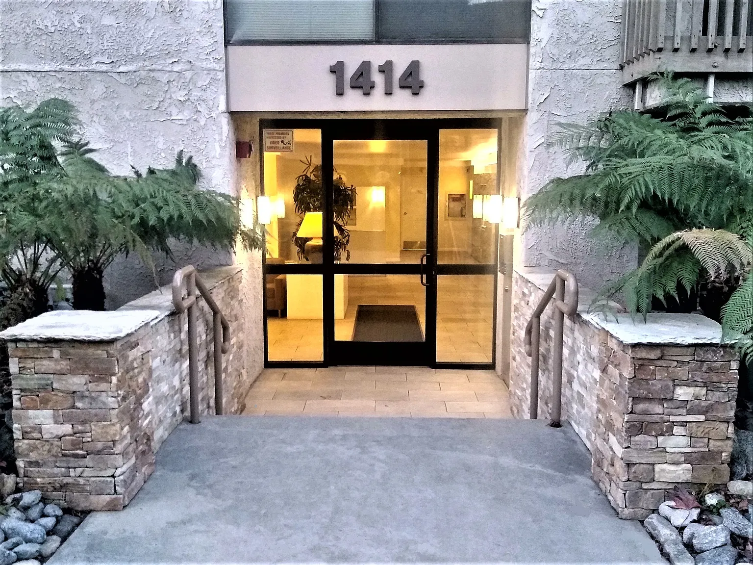 1414 Greenfield Apartments — Photo 1