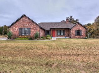 101 Braden Ln, McLoud, OK 74851