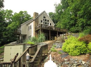 726 Lakemount Dr, Moneta, VA 24121