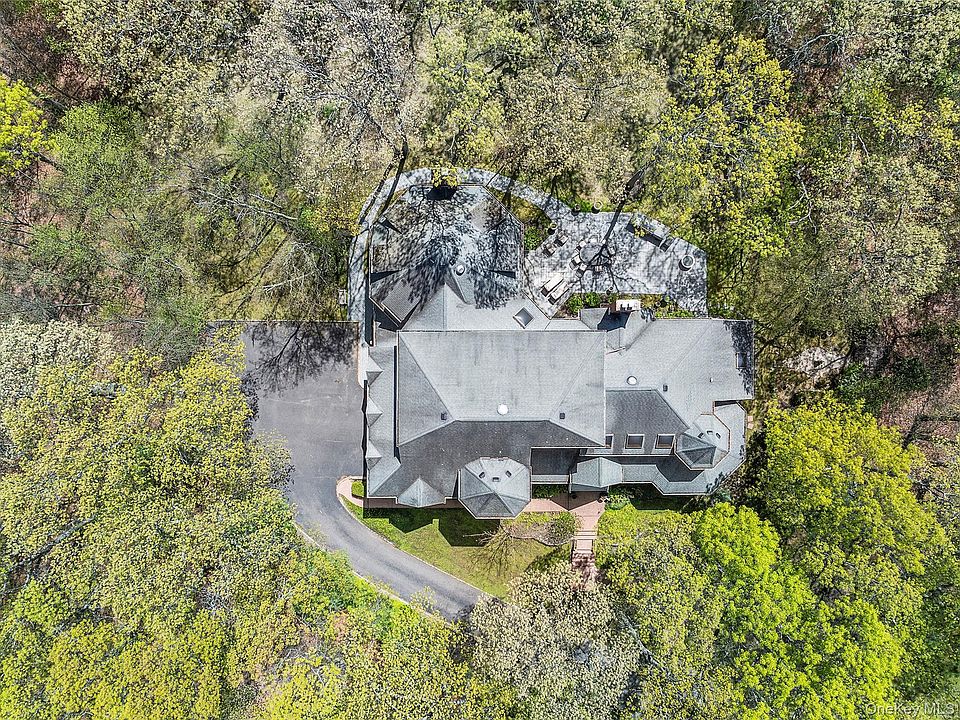 1st image of 602A Twin Hills Court