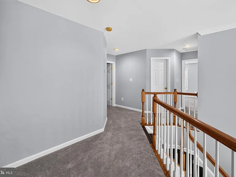 9036 Woodpecker Ct — Photo 44