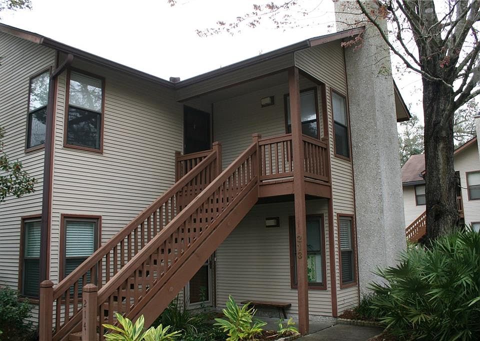 1st image of 214 Harbour Oaks Dr