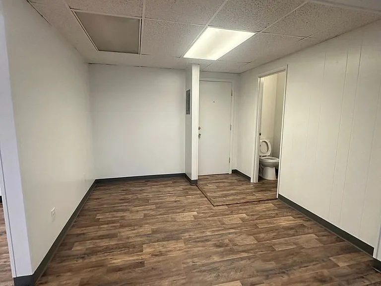1007 Aurora Dr — Photo 2