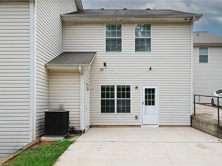 7705 Commerce Ct — Photo 30