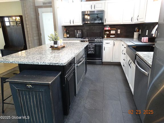 5th image of 602 White Birch Road