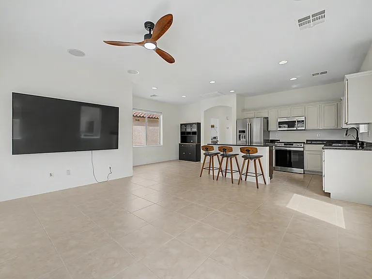 9119 Brilliant Prairie Ct — Photo 4
