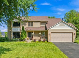 8819 Rainier Ct, Woodbury, MN 55125