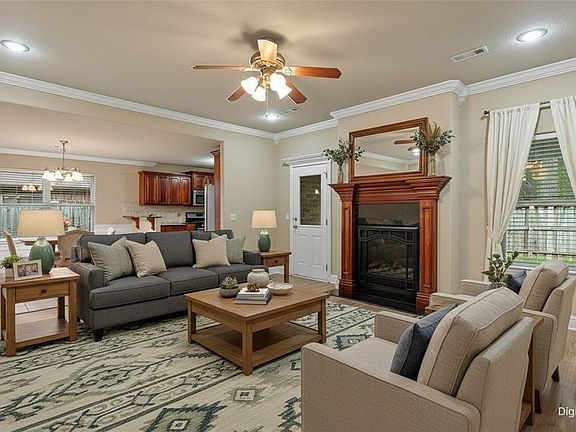 5th image of 106 NE Larkspur Ln