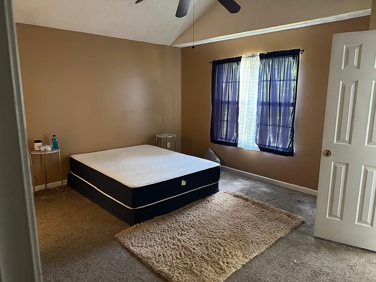 464 Village Bluff Ct — Photo 9
