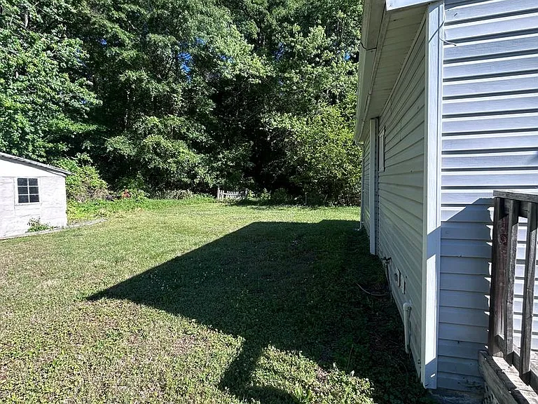 14 Ainsworth Ln — Photo 13