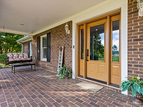 5th image of 628 Jenkins Rd NE