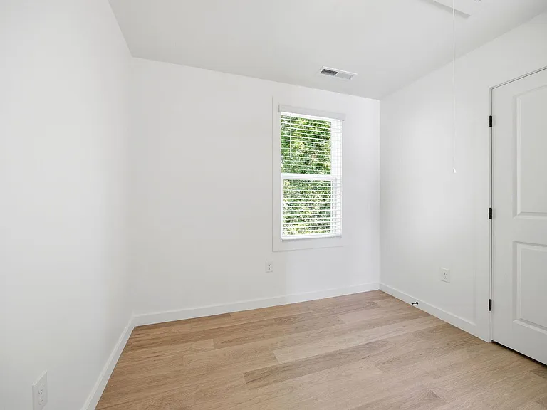 2811 Wilcox Pl — Photo 3