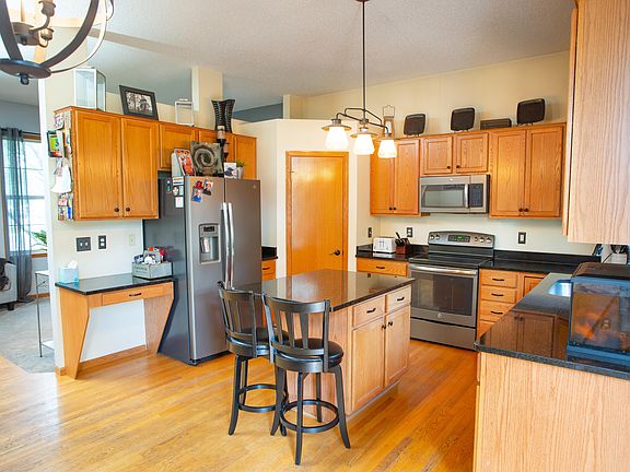 4th image of 18700 Dunbury Ave