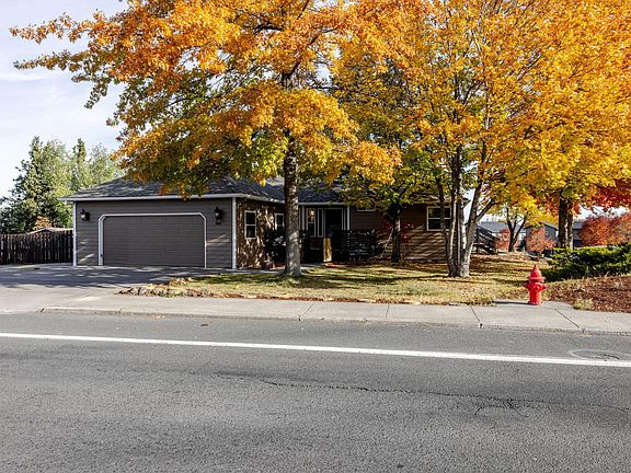 2nd image of 940 NE Purcell Blvd