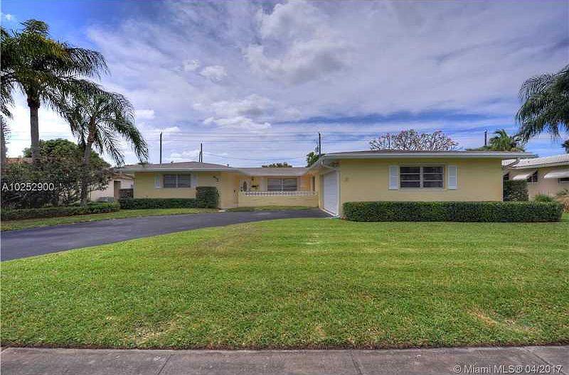1st image of 412 N Crescent Dr