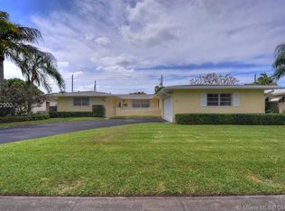 412 N Crescent Dr, Hollywood, FL 33021