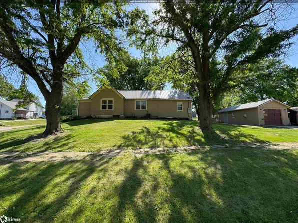 208 W 4th St, Hedrick, IA 52563