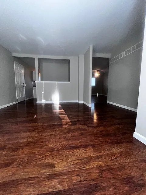 3 bed, 1116 sqft, $1,700 — Photo 2