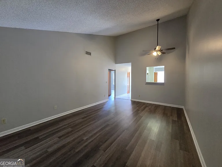 425 Admirals Walk Dr — Photo 14