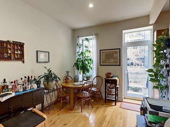 3rd image of 625 Franklin Ave APT 1
