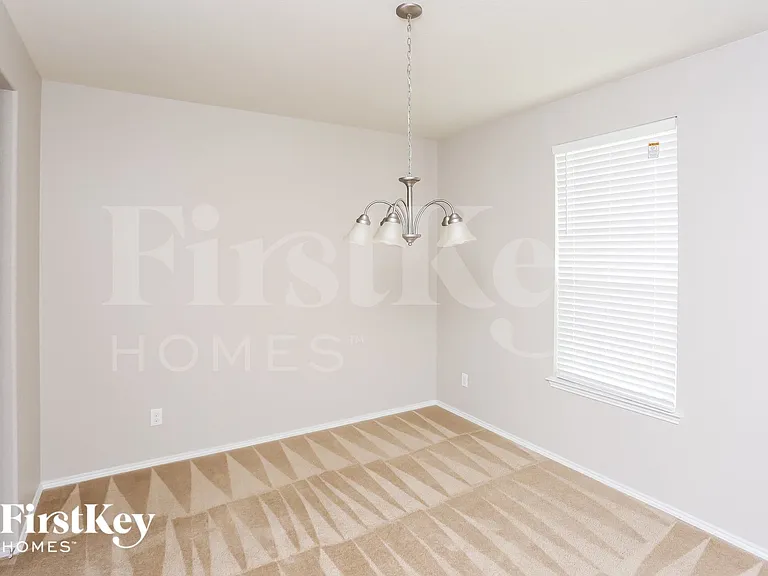 2042 Avondown Rd — Photo 3