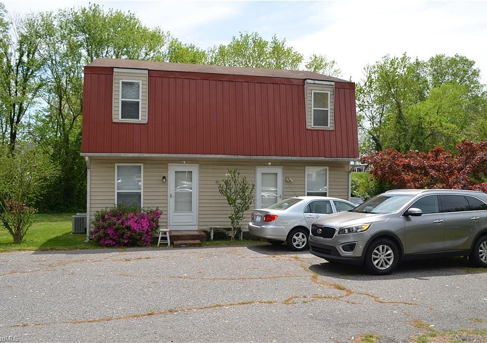 2nd image of 130 Oakland Ave