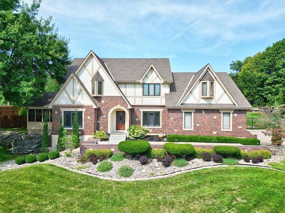 1st image of 3404 Thornbird St