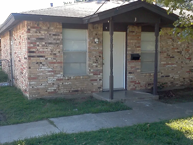 1516 W 7th St — Photo 3