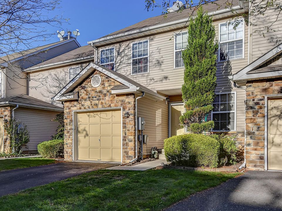 2nd image of 404 Cobblestone Ct