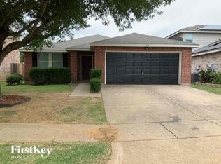 614 Silvertop Rd, Arlington, TX 76002