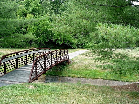 Walking trail through lovely Hershey Run community