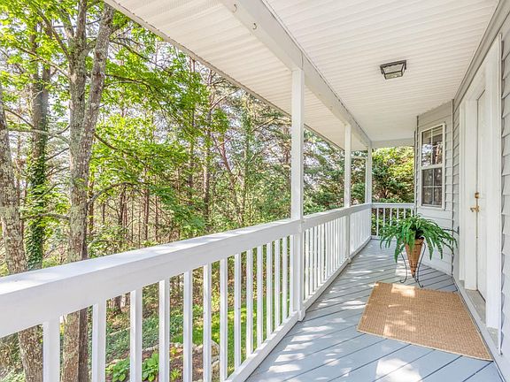 Exterior_Front Porch