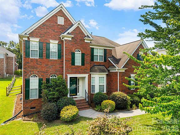2nd image of 11118 Fountaingrove Dr