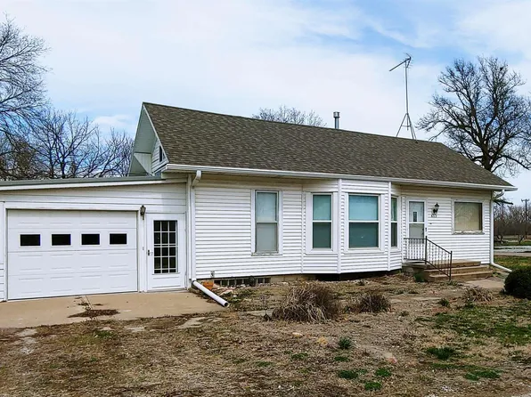 412 8th St, Brock, NE 68320