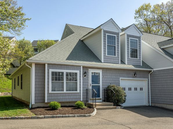 7 Mallory Sq #7, Danbury, CT 06811