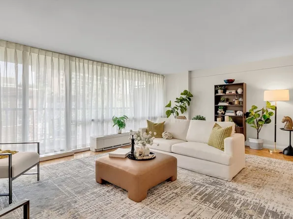 45 Longwood Ave APT 408, Brookline, MA 02446