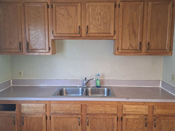 5th image of 4889 Banbury Ct APT 18