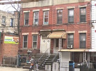 3611 31st St, Astoria, NY 11106
